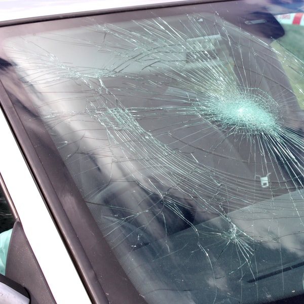 what auto glass replacement service to contact and what is the price cost to fix windshield 